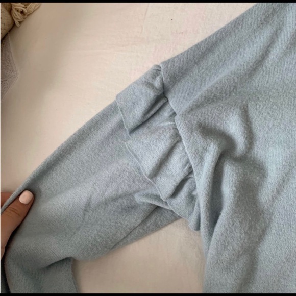 American eagle super soft long sleeved shirt. - Picture 3 of 4